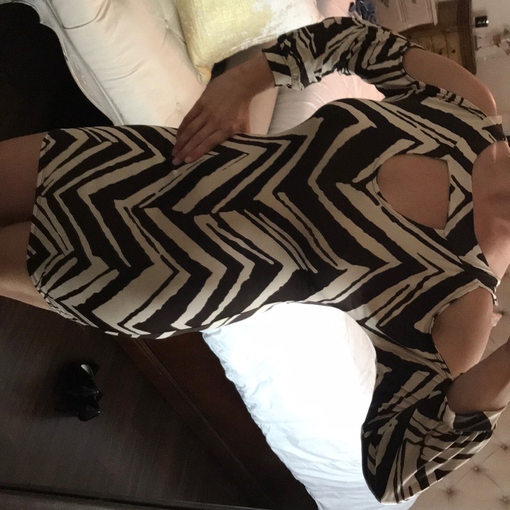 Pattern dress with dark brown and khaki color